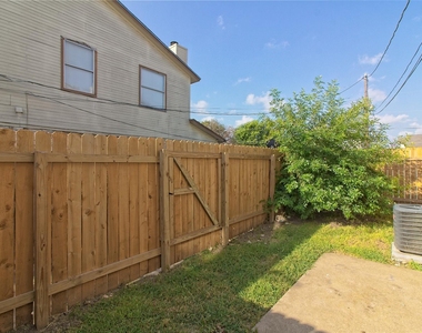 2211 Creekside Ln - Photo Thumbnail 5