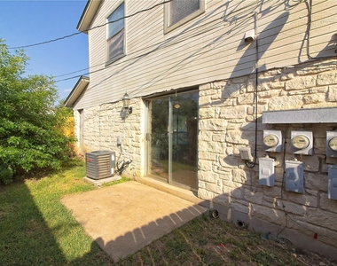 2211 Creekside Ln - Photo Thumbnail 4