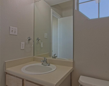 2211 Creekside Ln - Photo Thumbnail 21