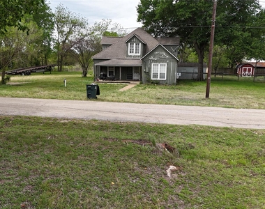 517 Giddings St - Photo Thumbnail 3