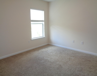 682 Candlebark Drive - Photo Thumbnail 13