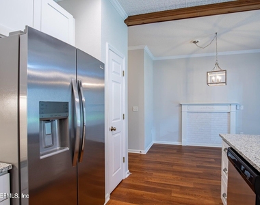 721 Crystal Way - Photo Thumbnail 16