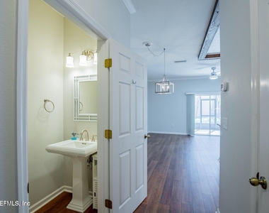 721 Crystal Way - Photo Thumbnail 3