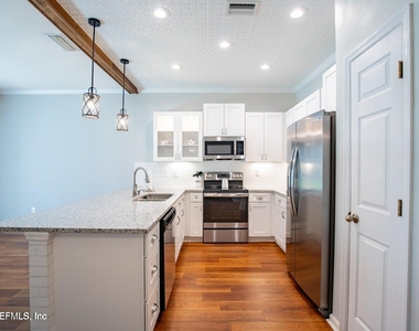 721 Crystal Way - Photo Thumbnail 12