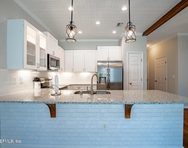 721 Crystal Way - Photo Thumbnail 10