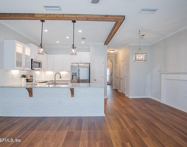 721 Crystal Way - Photo Thumbnail 7