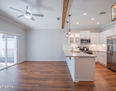 721 Crystal Way - Photo Thumbnail 6