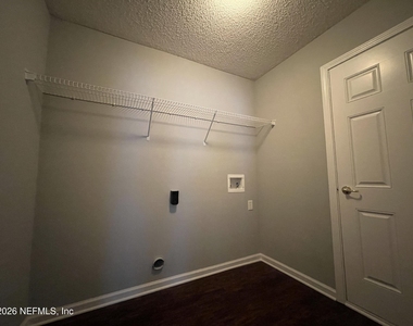 9374 Daniels Mill Drive - Photo Thumbnail 17