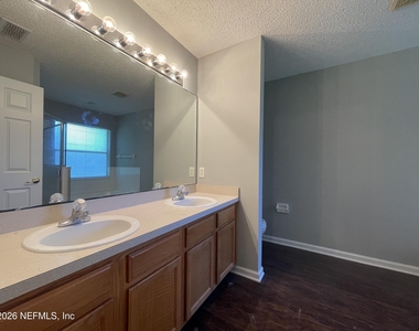9374 Daniels Mill Drive - Photo Thumbnail 12