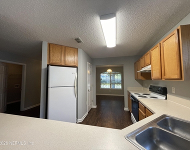 9374 Daniels Mill Drive - Photo Thumbnail 5