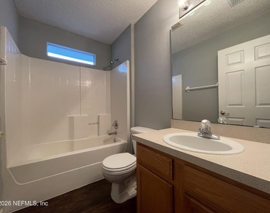 9374 Daniels Mill Drive - Photo Thumbnail 15