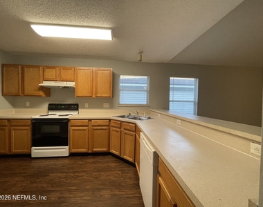 9374 Daniels Mill Drive - Photo Thumbnail 4