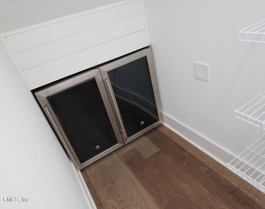 22 Park Center Avenue - Photo Thumbnail 11