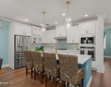 22 Park Center Avenue - Photo Thumbnail 10