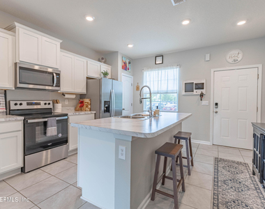 575 Oakleaf Plantation Parkway - Photo Thumbnail 3