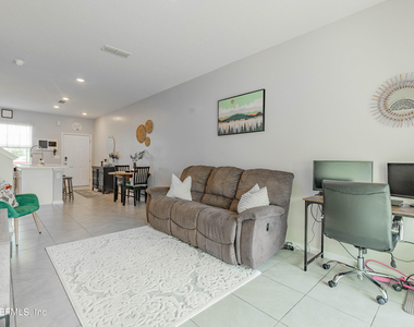 575 Oakleaf Plantation Parkway - Photo Thumbnail 8