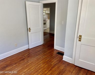 1651 Glendale Street - Photo Thumbnail 4