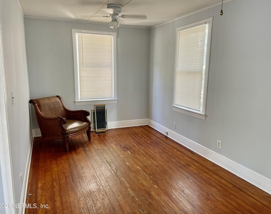 1651 Glendale Street - Photo Thumbnail 5
