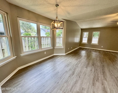 3625 Lumberjack Way - Photo Thumbnail 7