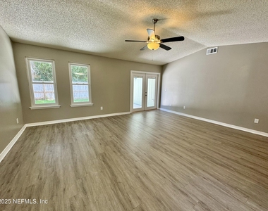 3625 Lumberjack Way - Photo Thumbnail 2