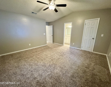 3625 Lumberjack Way - Photo Thumbnail 9