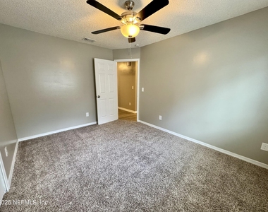 3625 Lumberjack Way - Photo Thumbnail 12