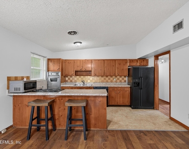 11462 Elane Drive - Photo Thumbnail 7