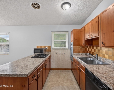 11462 Elane Drive - Photo Thumbnail 10