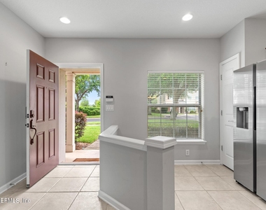 8159 Summerside Circle - Photo Thumbnail 6