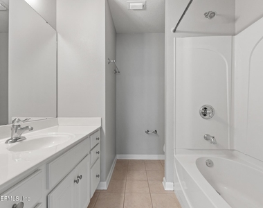 8159 Summerside Circle - Photo Thumbnail 16