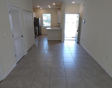 525 Big Tree Way - Photo Thumbnail 6