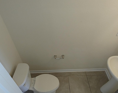 525 Big Tree Way - Photo Thumbnail 4