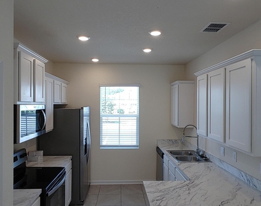 525 Big Tree Way - Photo Thumbnail 8