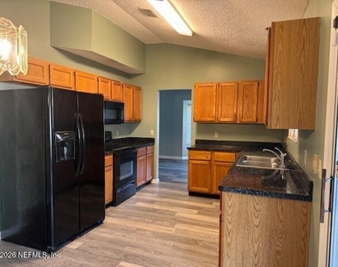 8166 Rocky Creek Drive - Photo Thumbnail 7