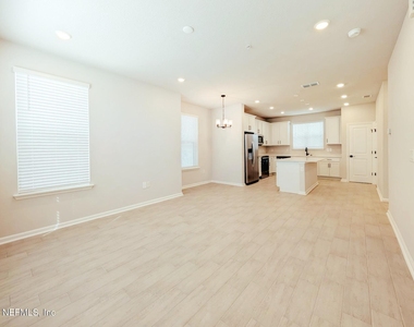 162 Barstow Place - Photo Thumbnail 4