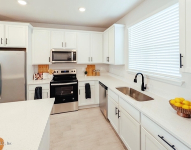 160 Barstow Place - Photo Thumbnail 3