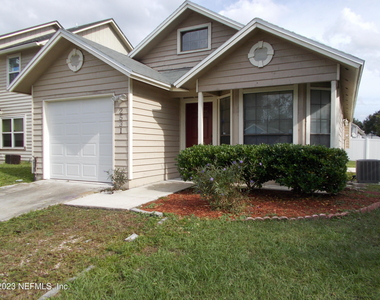 2531 Townsquare Drive - Photo Thumbnail 6