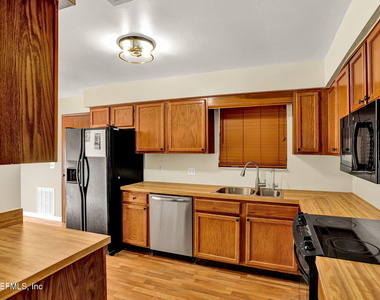 7869 Jeff Drive - Photo Thumbnail 10