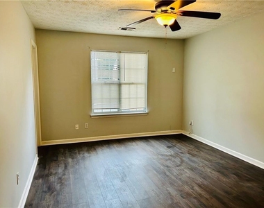 4058 Heritage Valley Court - Photo Thumbnail 5