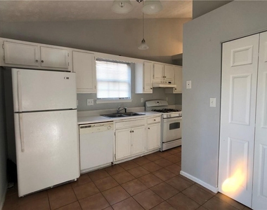 4058 Heritage Valley Court - Photo Thumbnail 3