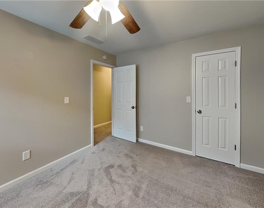 660 Alstonefield Drive - Photo Thumbnail 13