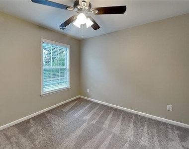 660 Alstonefield Drive - Photo Thumbnail 12