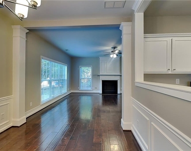 660 Alstonefield Drive - Photo Thumbnail 5