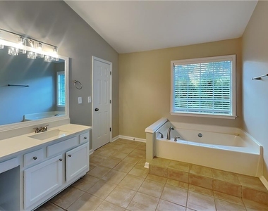660 Alstonefield Drive - Photo Thumbnail 10