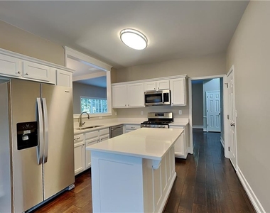 660 Alstonefield Drive - Photo Thumbnail 4