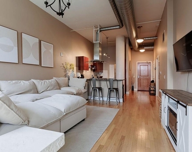 3820 Roswell Road - Photo Thumbnail 2