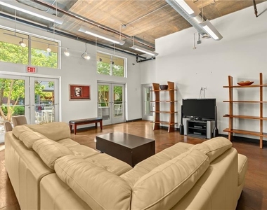 620 Glen Iris Drive Ne - Photo Thumbnail 10