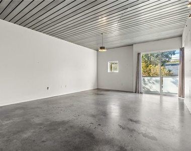 620 Glen Iris Drive Ne - Photo Thumbnail 30