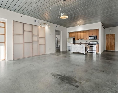 620 Glen Iris Drive Ne - Photo Thumbnail 14