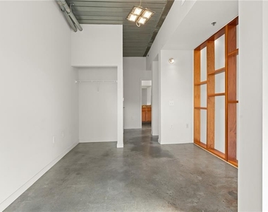 620 Glen Iris Drive Ne - Photo Thumbnail 26